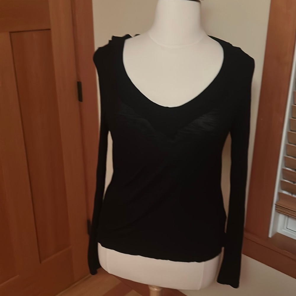 Ruffled v-neck long sleeve tee